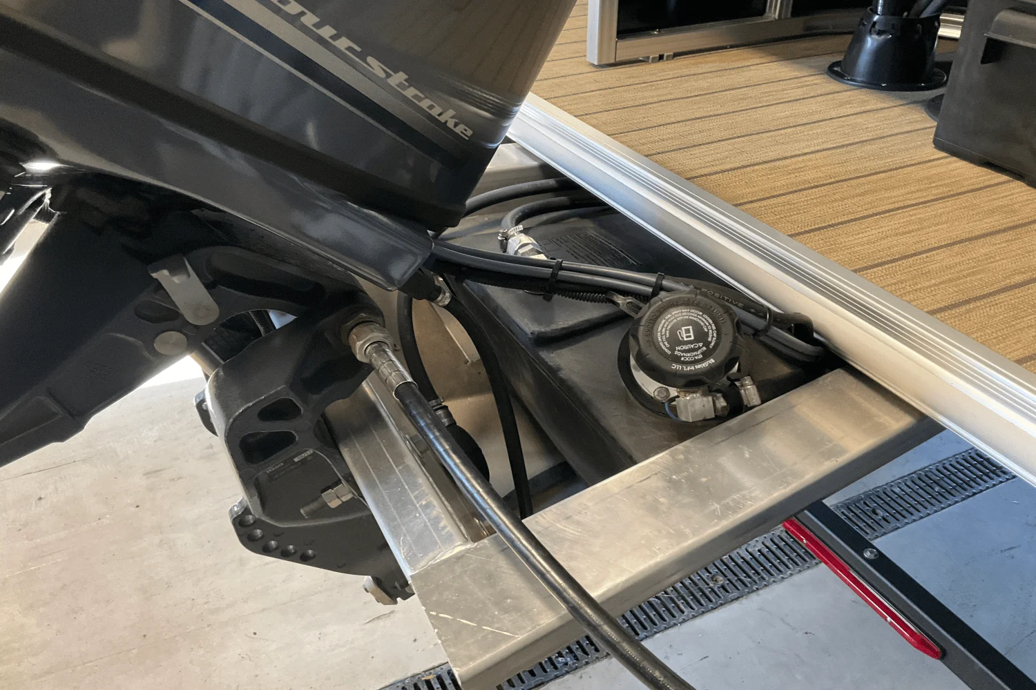 2018 Sylvan 8520 CNF Image Thumbnail #11