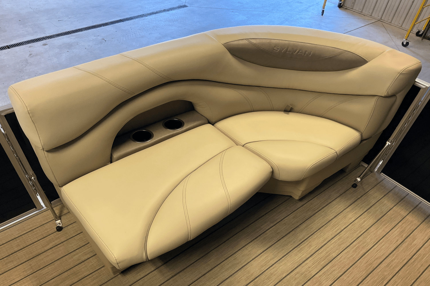 2018 Sylvan 8520 CNF Image Thumbnail #28