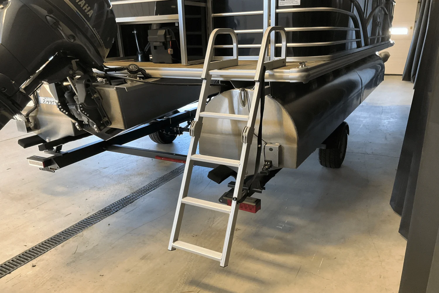 2018 Sylvan 8520 CNF Image Thumbnail #14