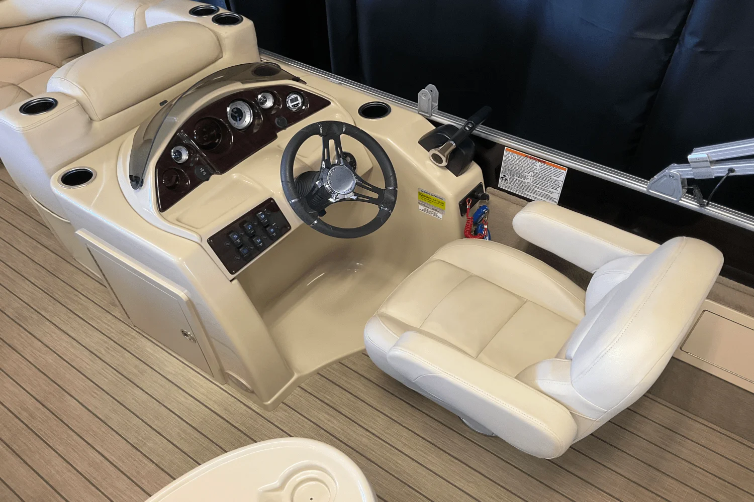 2018 Sylvan 8520 CNF Image Thumbnail #39