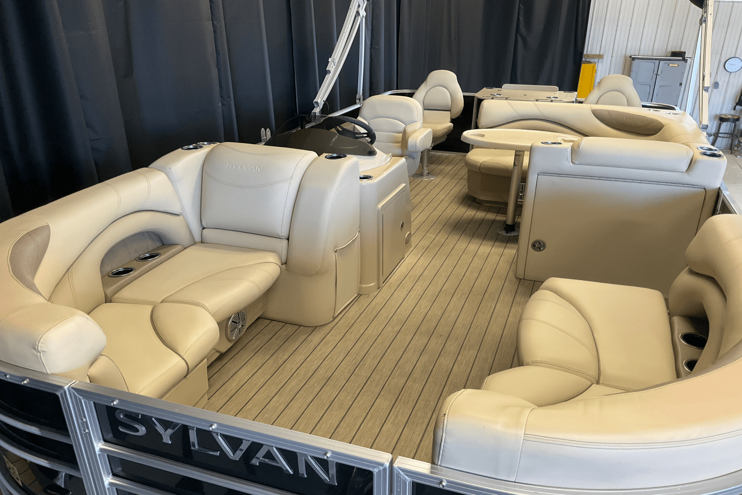 2018 Sylvan 8520 CNF Image Thumbnail #8