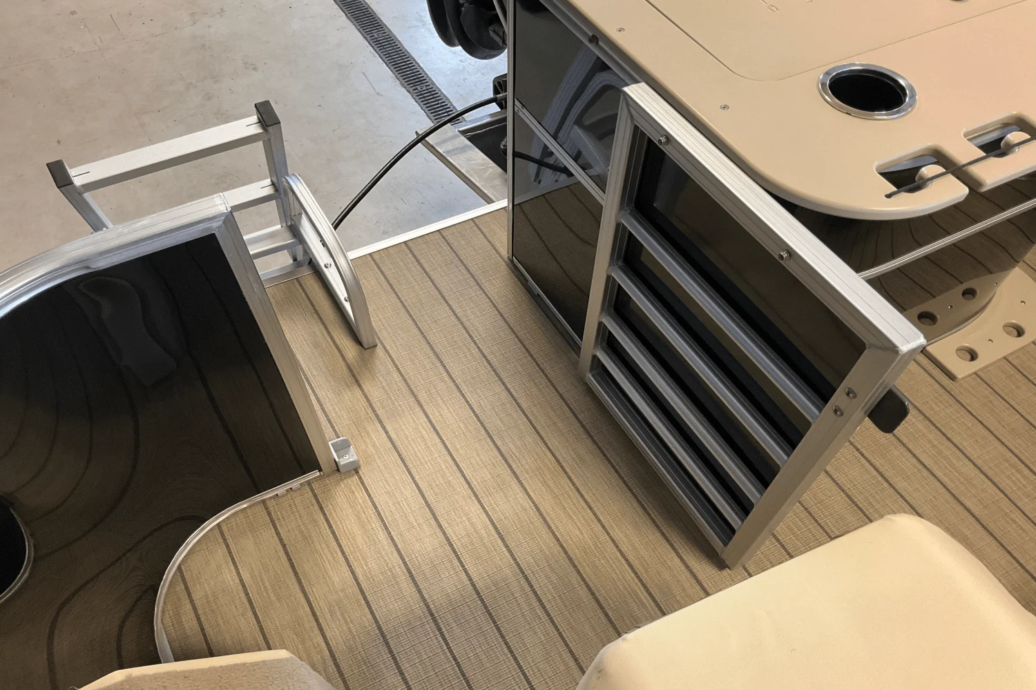 2018 Sylvan 8520 CNF Image Thumbnail #69