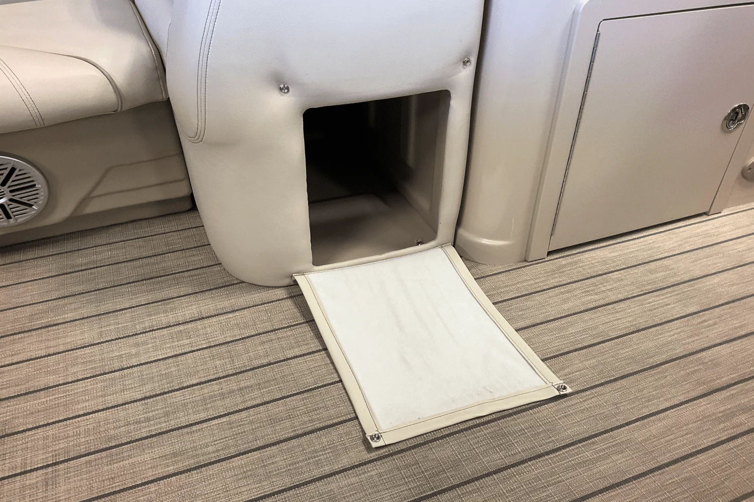 2018 Sylvan 8520 CNF Image Thumbnail #21