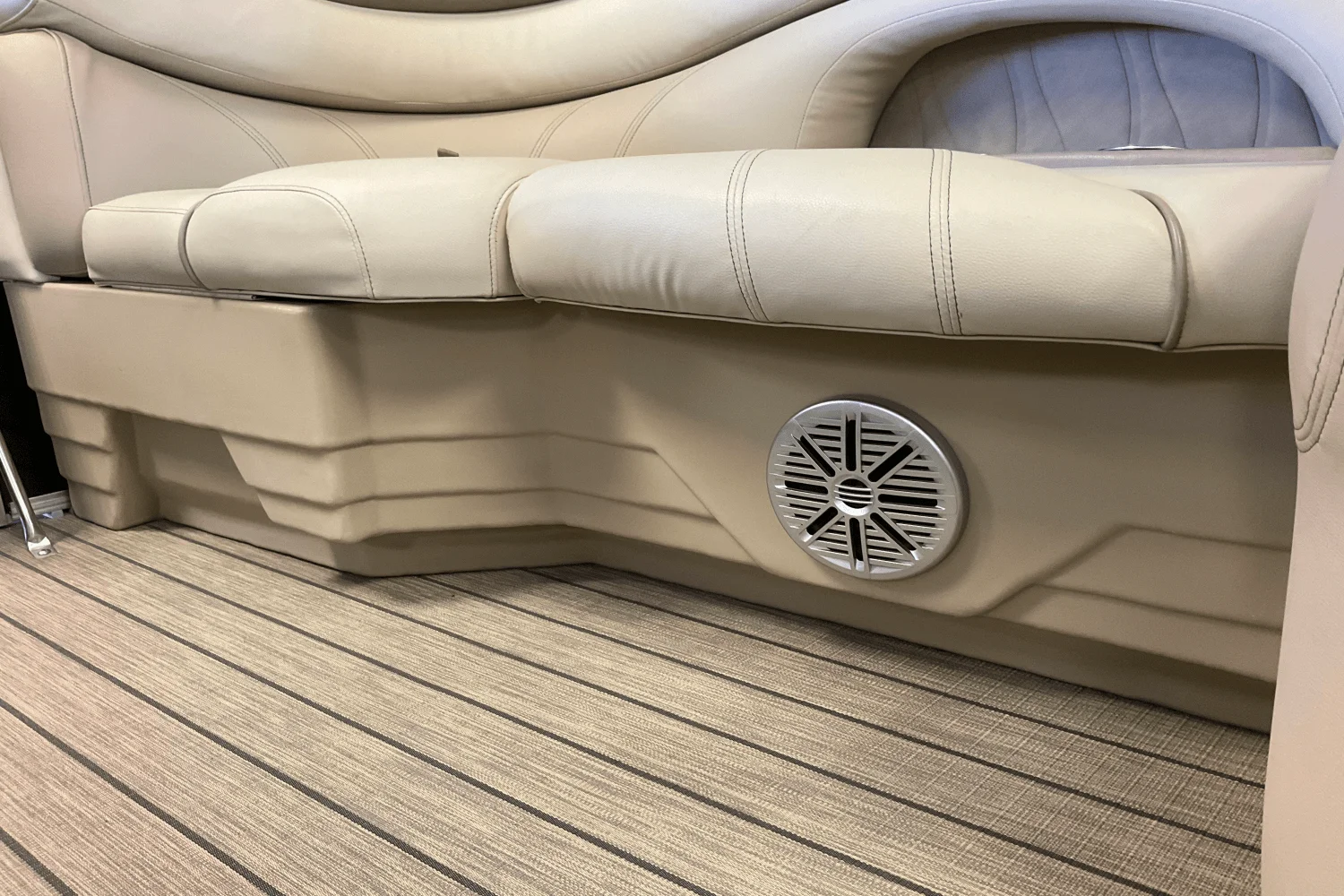 2018 Sylvan 8520 CNF Image Thumbnail #23