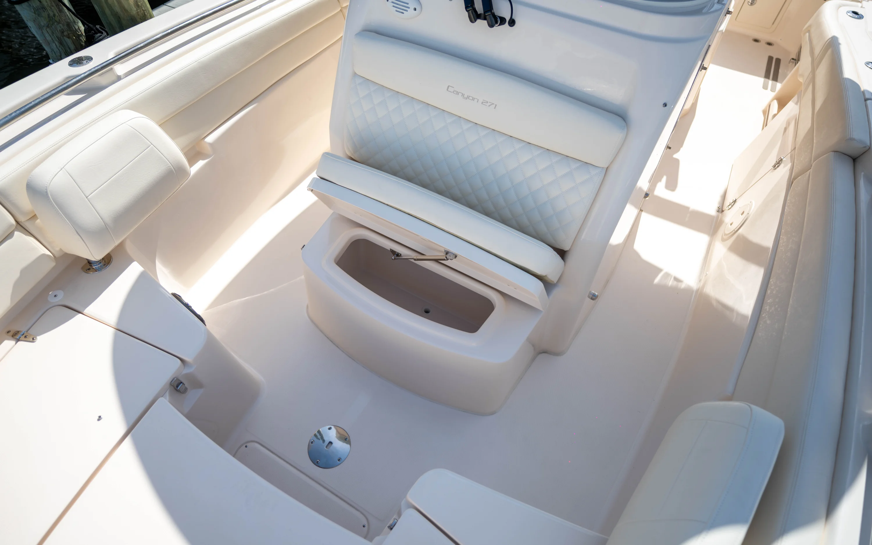 2026 Grady-White Canyon 271 Image Thumbnail #17