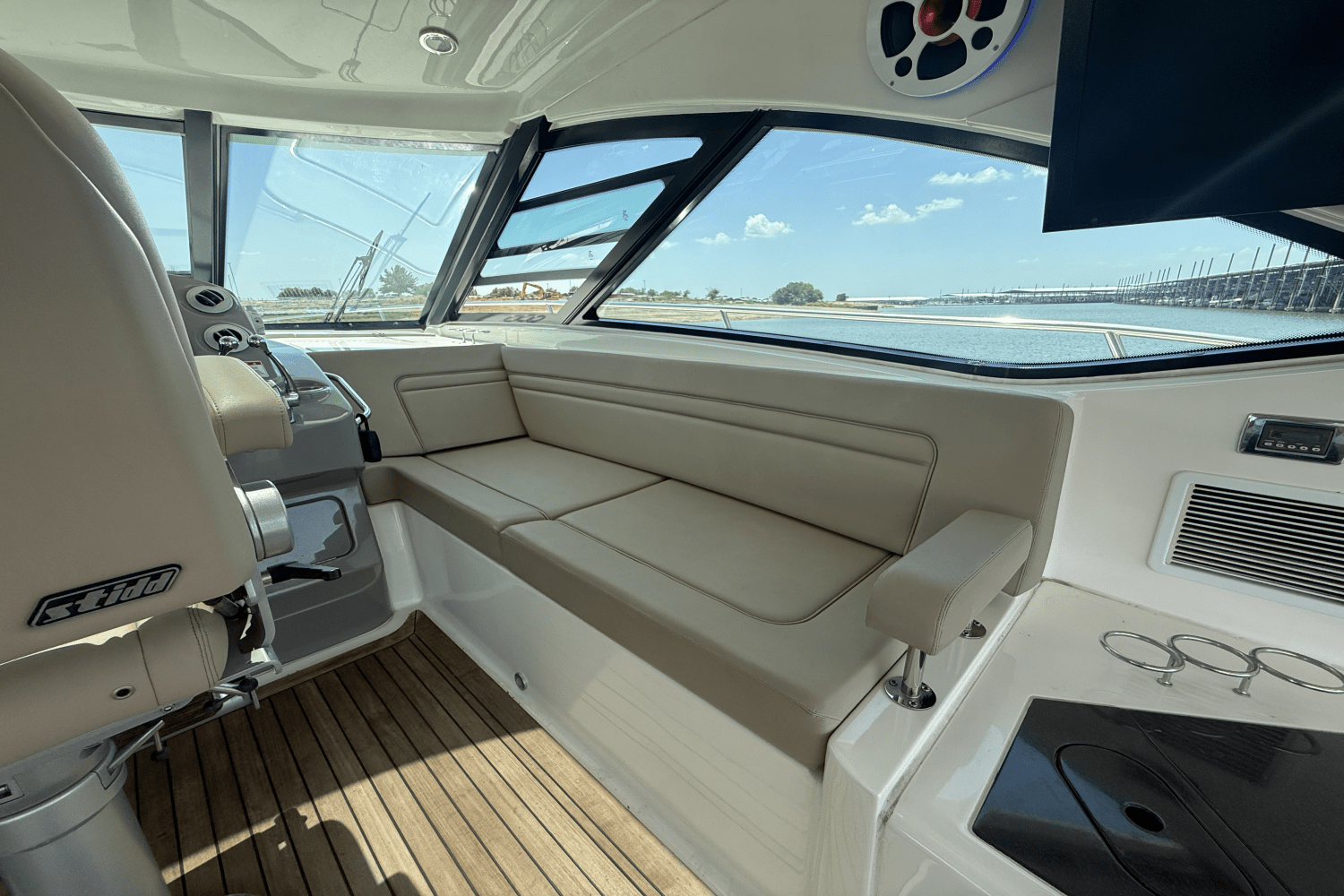 2016 Sea Ray 540 SUNDANCER Image Thumbnail #27