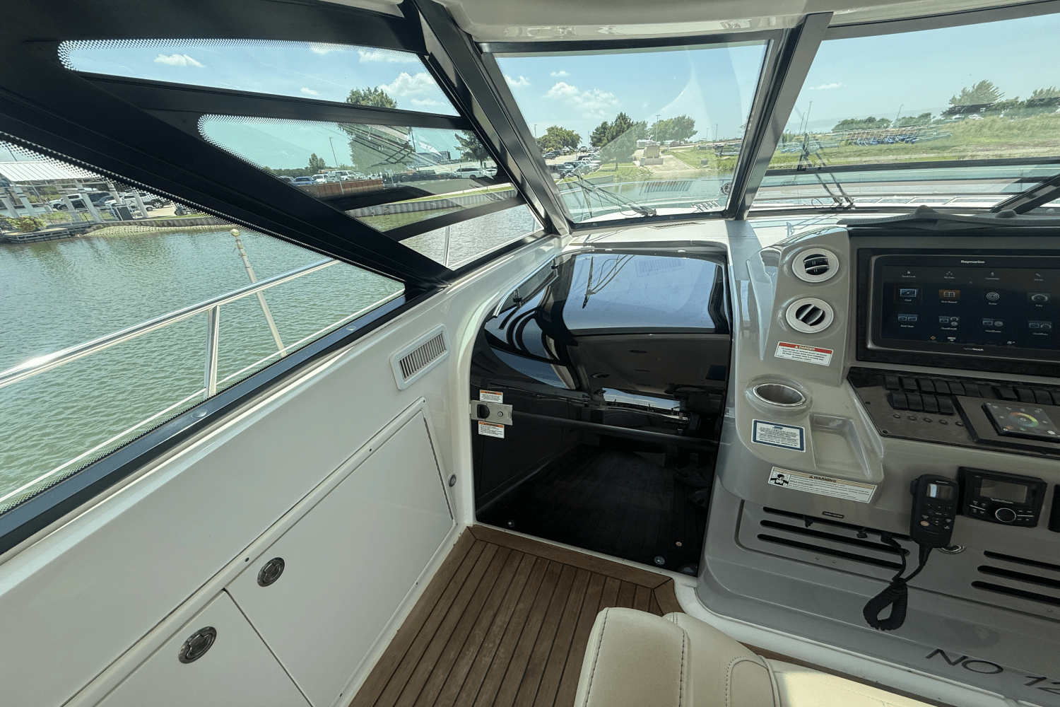 2016 Sea Ray 540 SUNDANCER Image Thumbnail #36