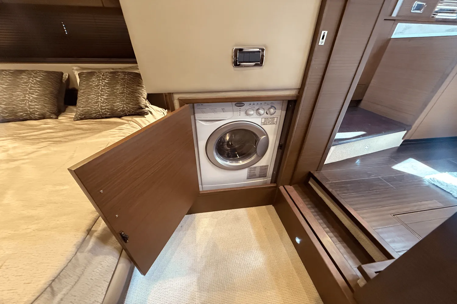 2016 Sea Ray
                                                             540 SUNDANCER Image Thumbnail #92