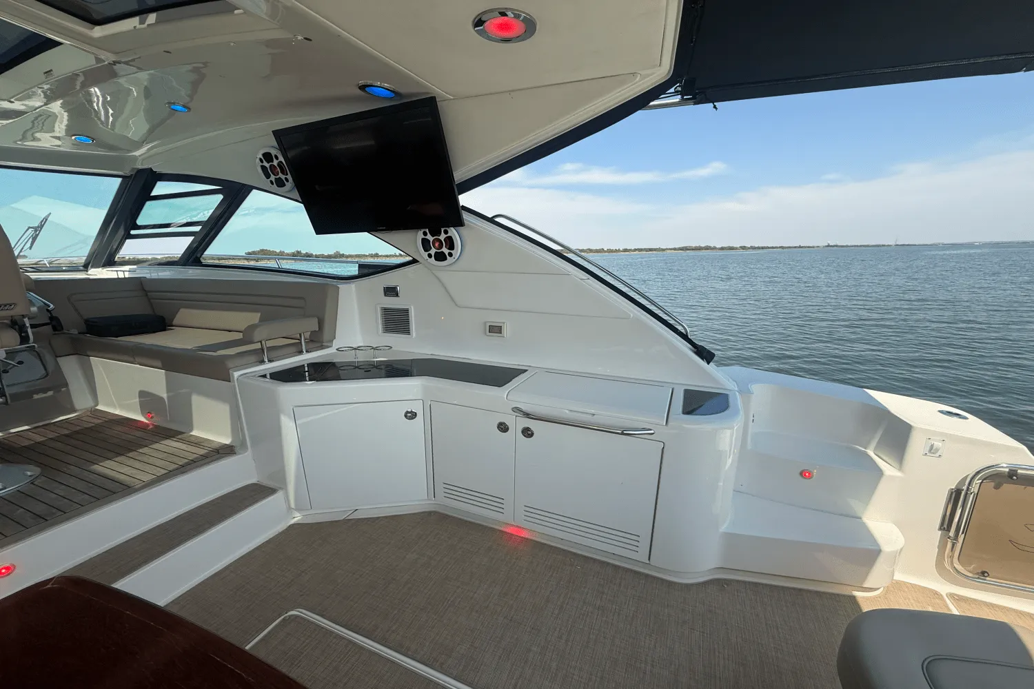 2016 Sea Ray
                                                             540 SUNDANCER Image Thumbnail #29
