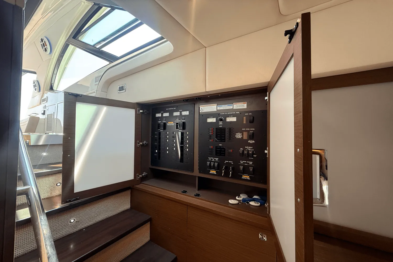 2016 Sea Ray
                                                             540 SUNDANCER Image Thumbnail #64