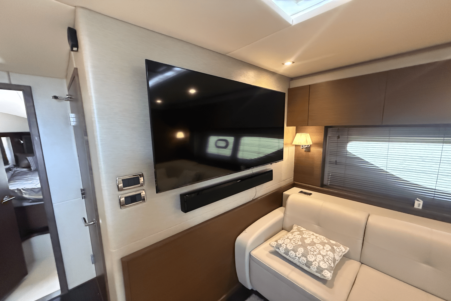 2016 Sea Ray 540 SUNDANCER Image Thumbnail #44