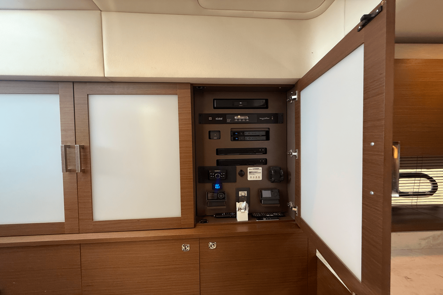 2016 Sea Ray 540 SUNDANCER Image Thumbnail #65