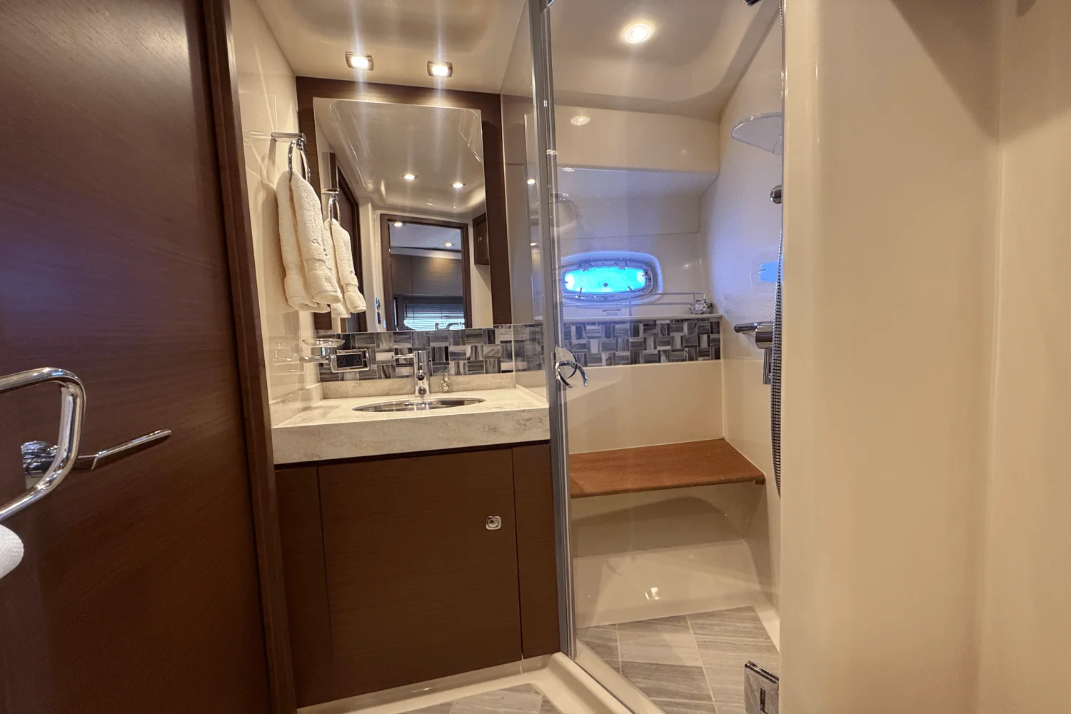 2016 Sea Ray
                                                             540 SUNDANCER Image Thumbnail #84