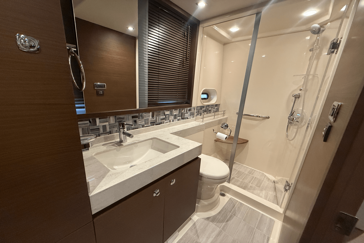 2016 Sea Ray 540 SUNDANCER Image Thumbnail #70