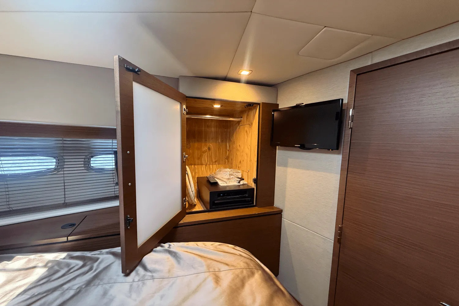 2016 Sea Ray
                                                             540 SUNDANCER Image Thumbnail #76
