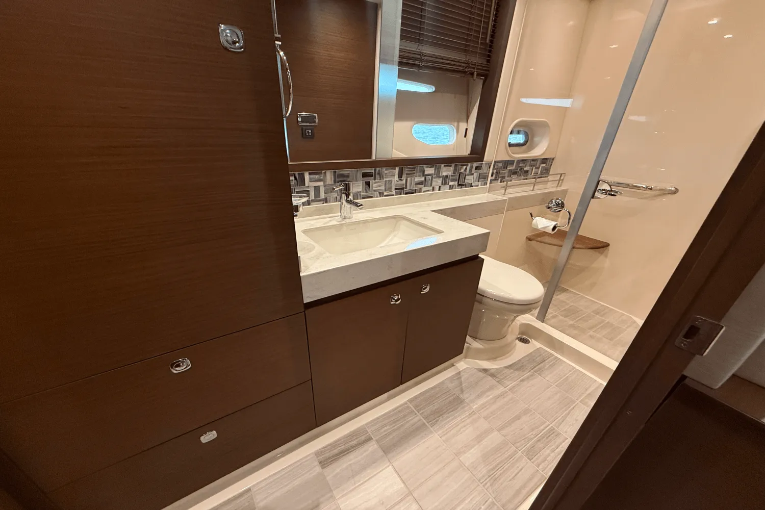 2016 Sea Ray
                                                             540 SUNDANCER Image Thumbnail #96