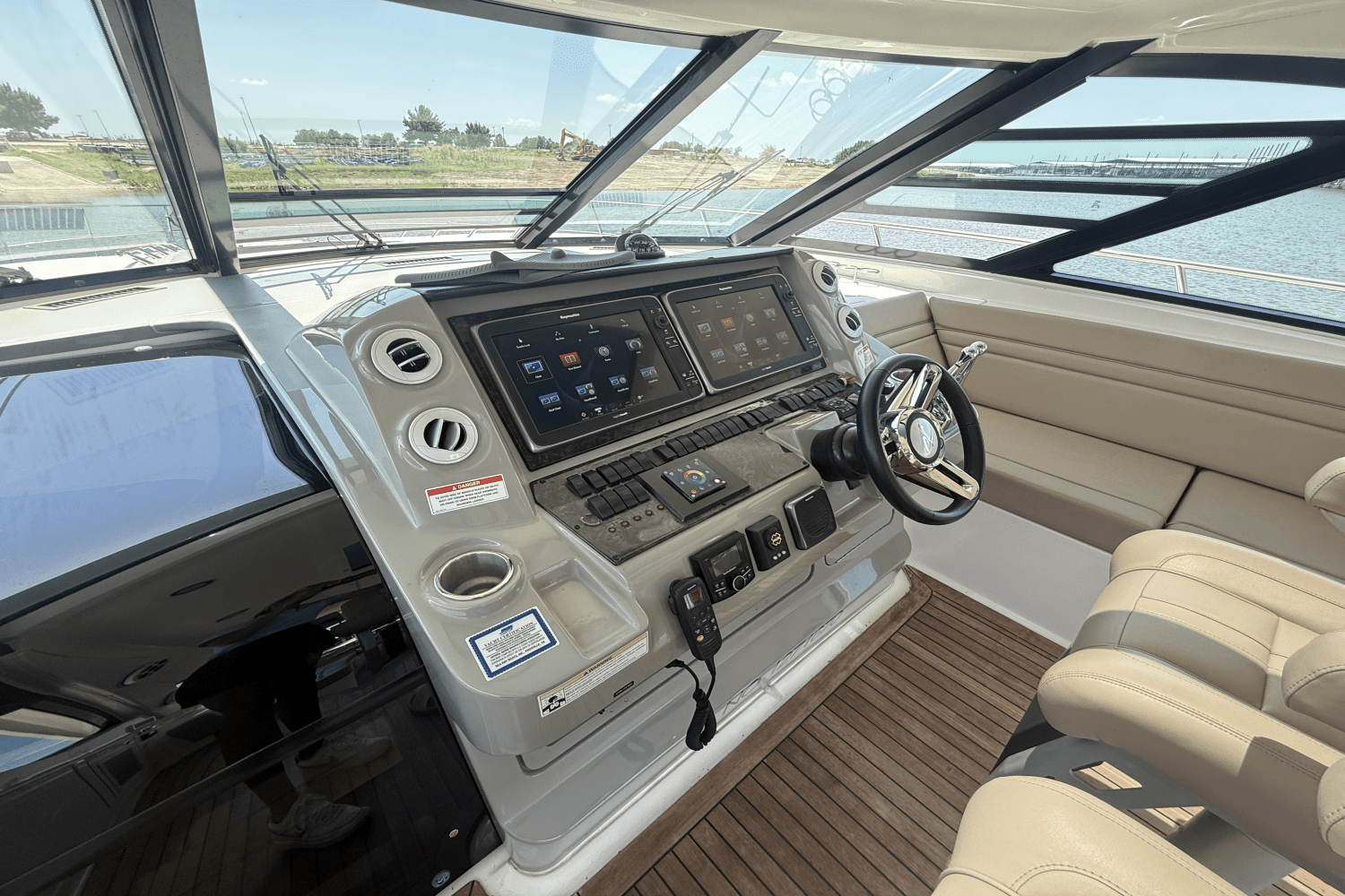 2016 Sea Ray 540 SUNDANCER Image Thumbnail #32