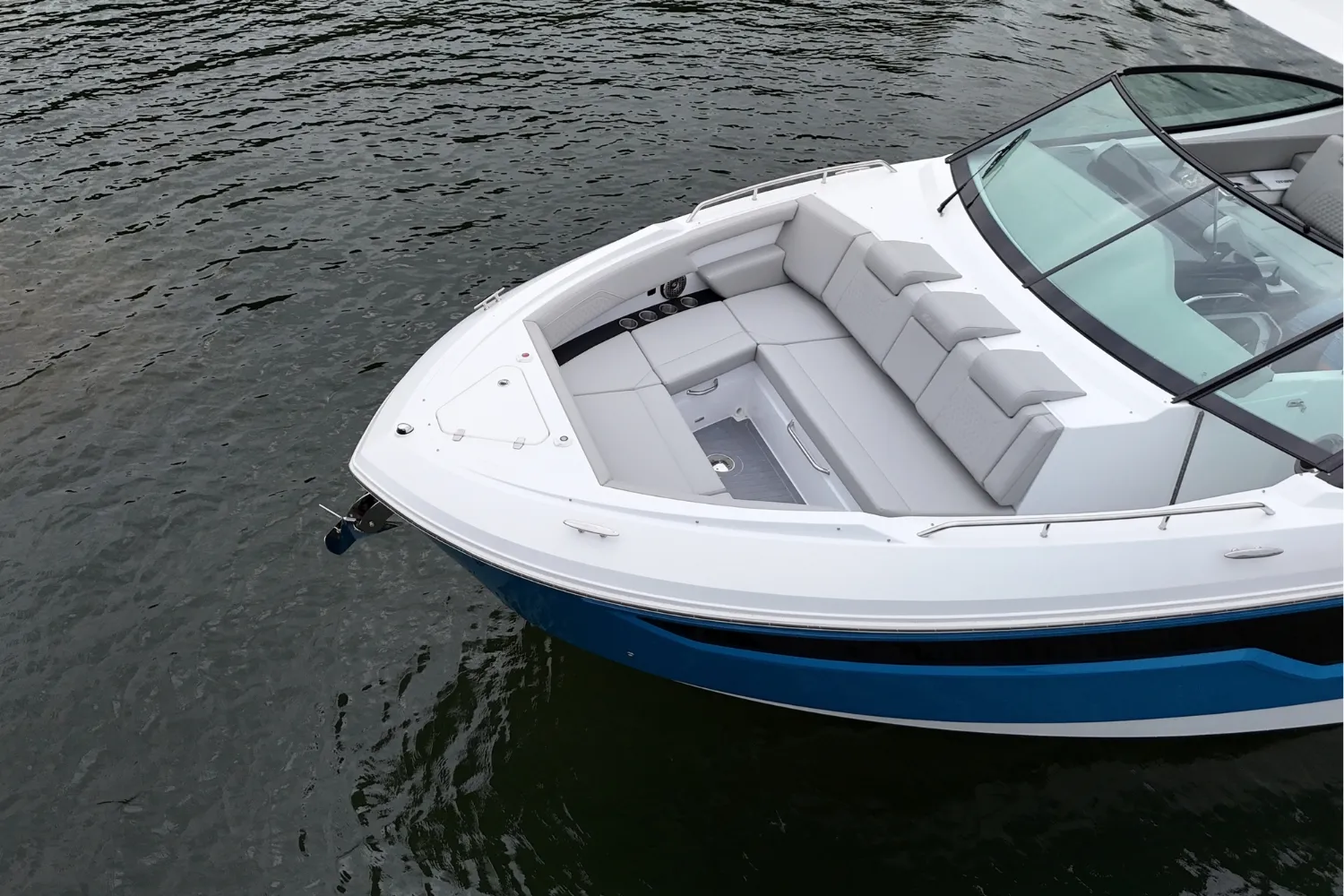 2026 Cruisers Yachts 38 GLS Image Thumbnail #7