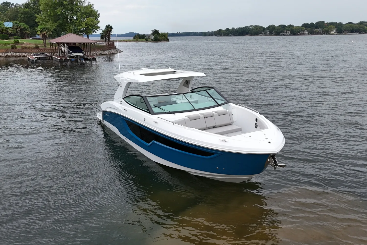 2026 Cruisers Yachts 38 GLS Image Thumbnail #2