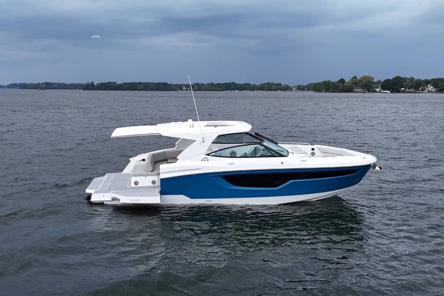 2026 Cruisers Yachts 38 GLS Image Thumbnail #4