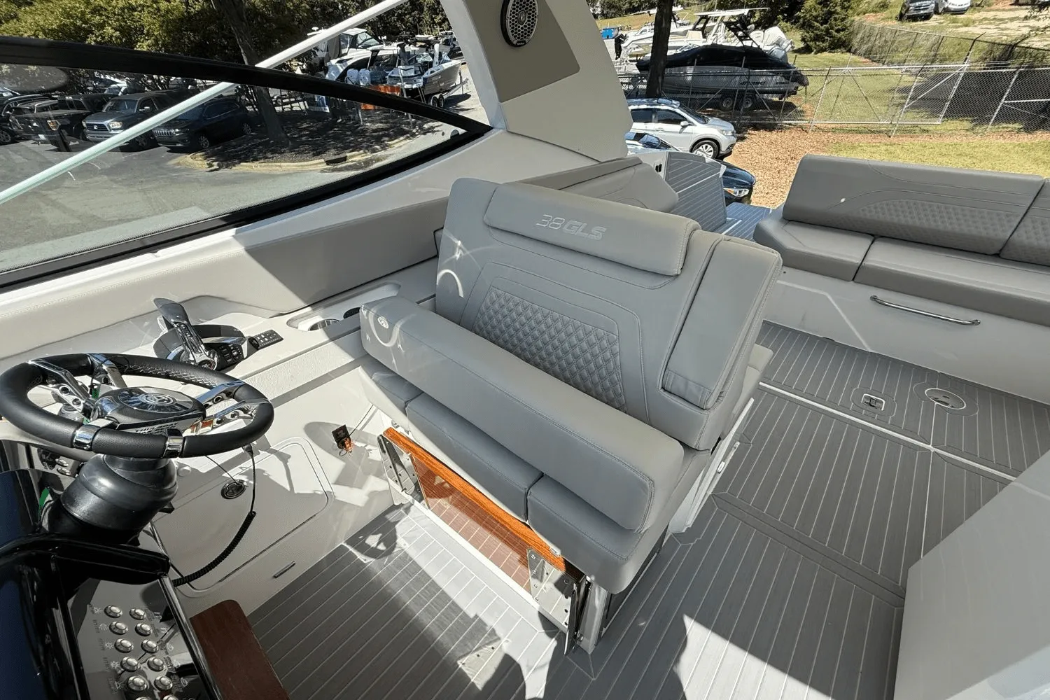 2026 Cruisers Yachts 38 GLS Image Thumbnail #30