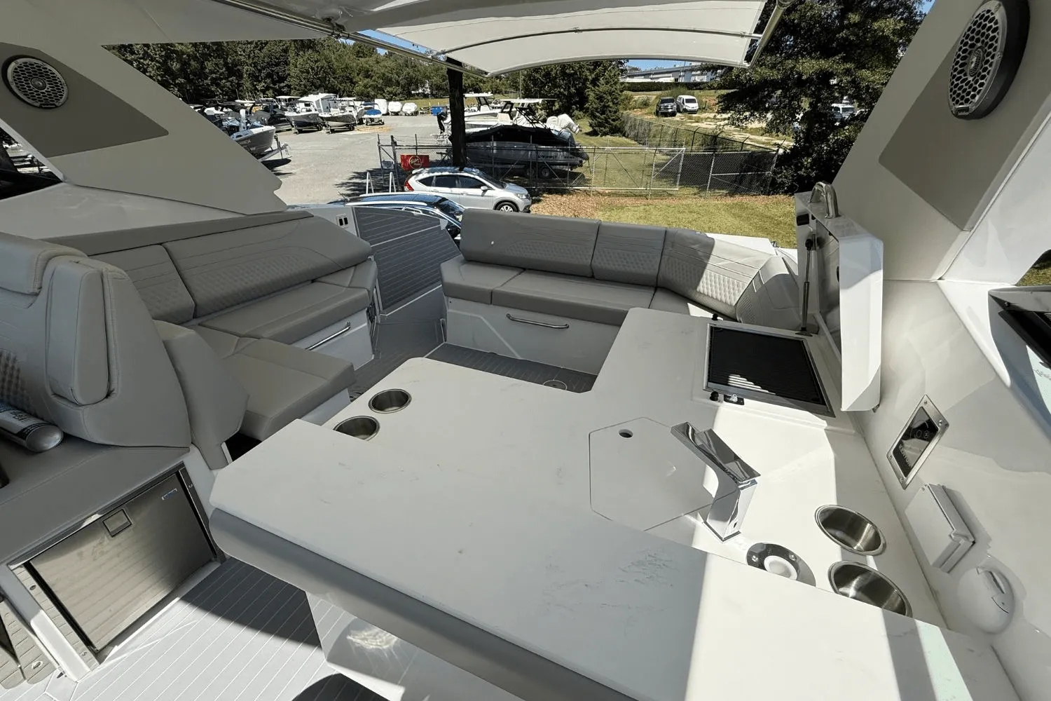 2026 Cruisers Yachts 38 GLS Image Thumbnail #28