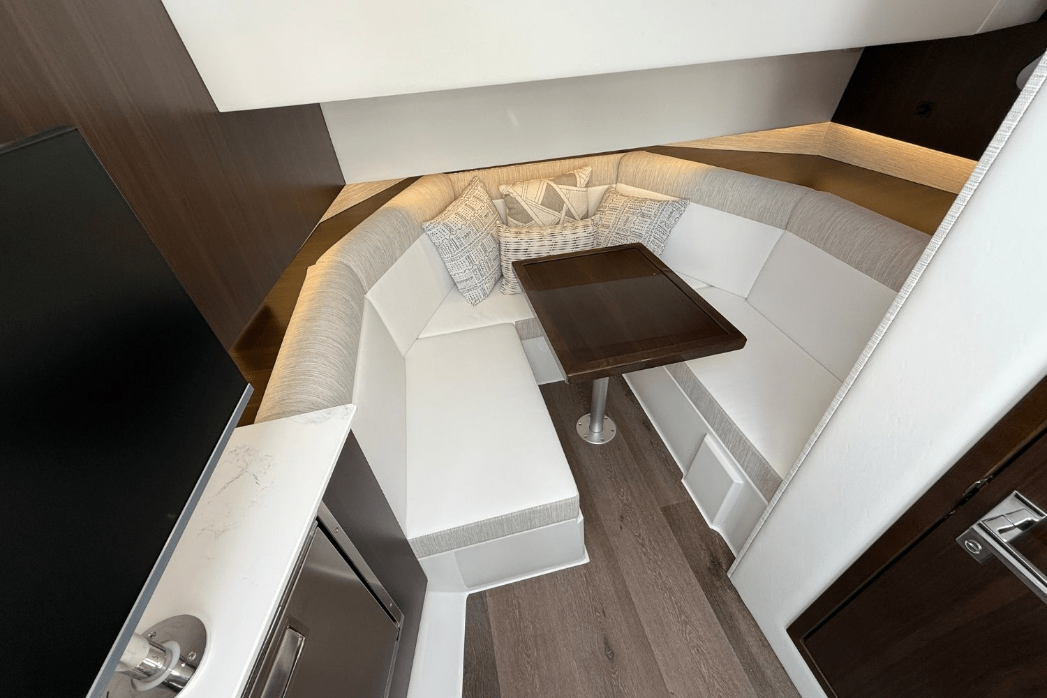 2026 Cruisers Yachts 38 GLS Image Thumbnail #43