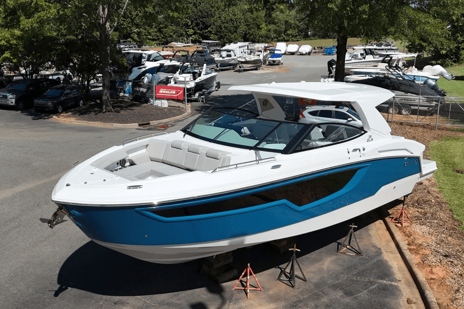 2026 Cruisers Yachts 38 GLS Image Thumbnail #6