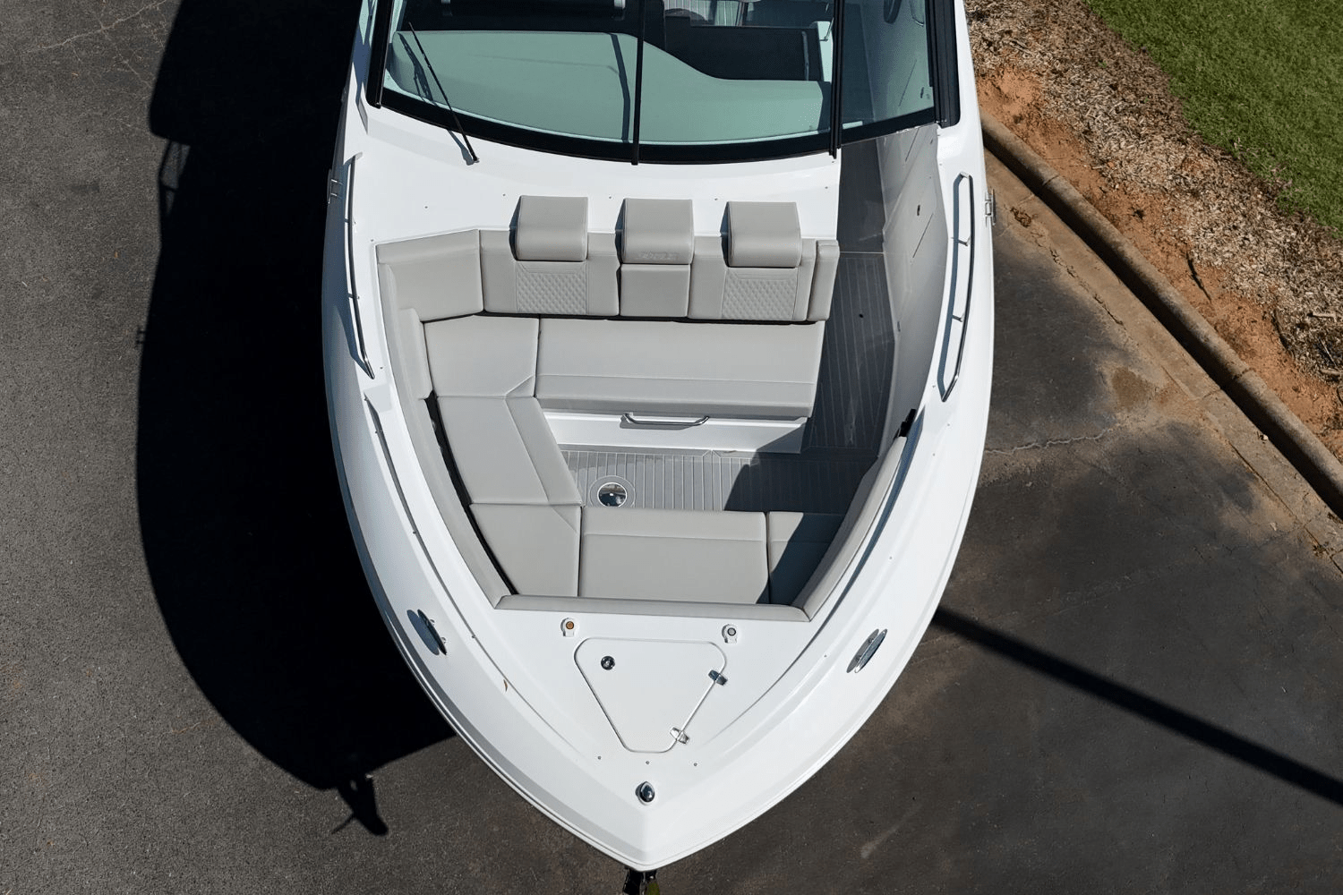 2026 Cruisers Yachts 38 GLS Image Thumbnail #7