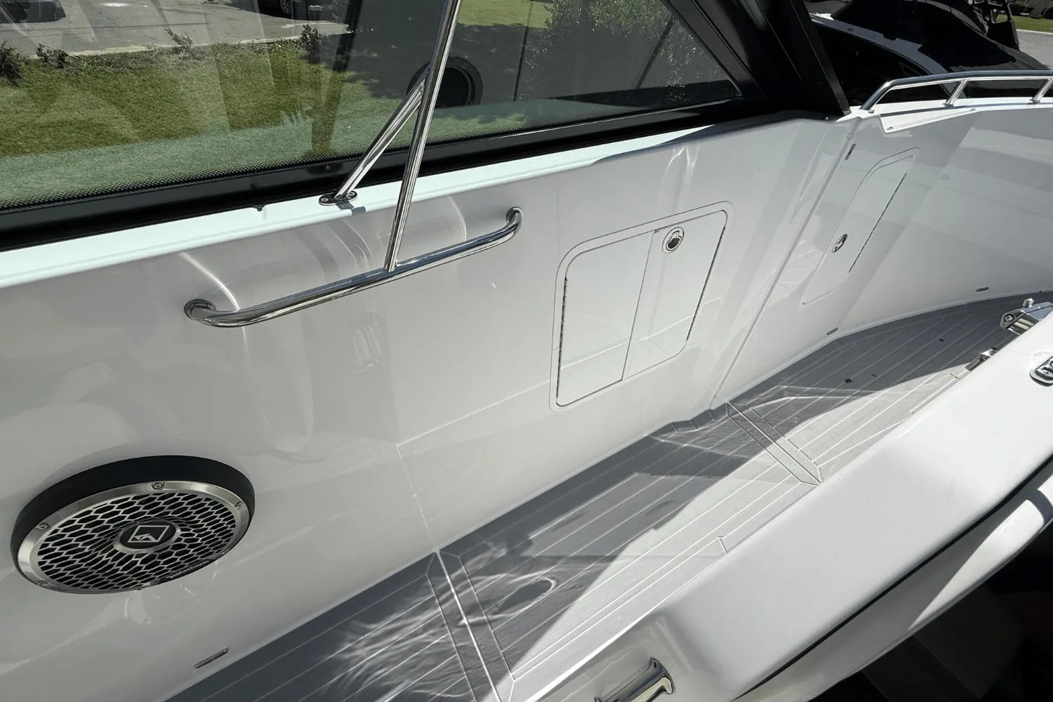 2026 Cruisers Yachts 38 GLS Image Thumbnail #37