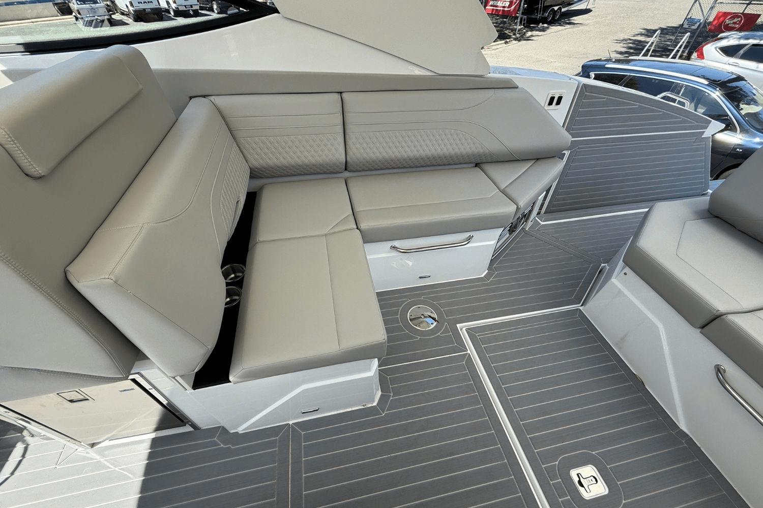 2026 Cruisers Yachts 38 GLS Image Thumbnail #21