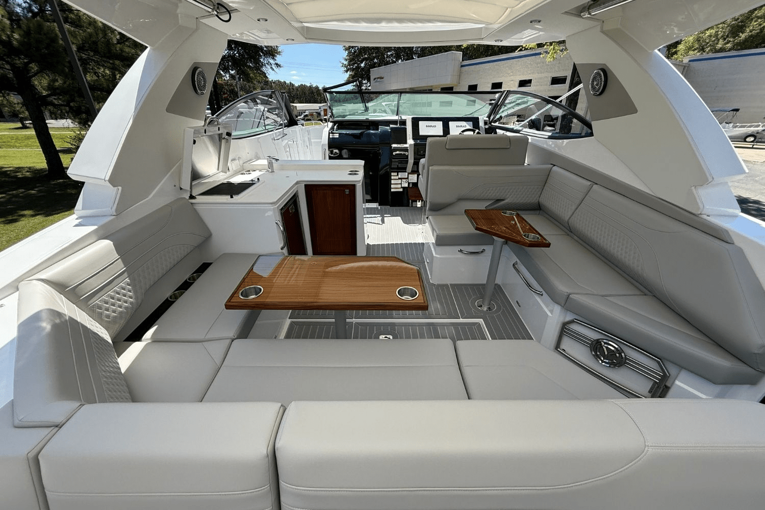 2026 Cruisers Yachts 38 GLS Image Thumbnail #19