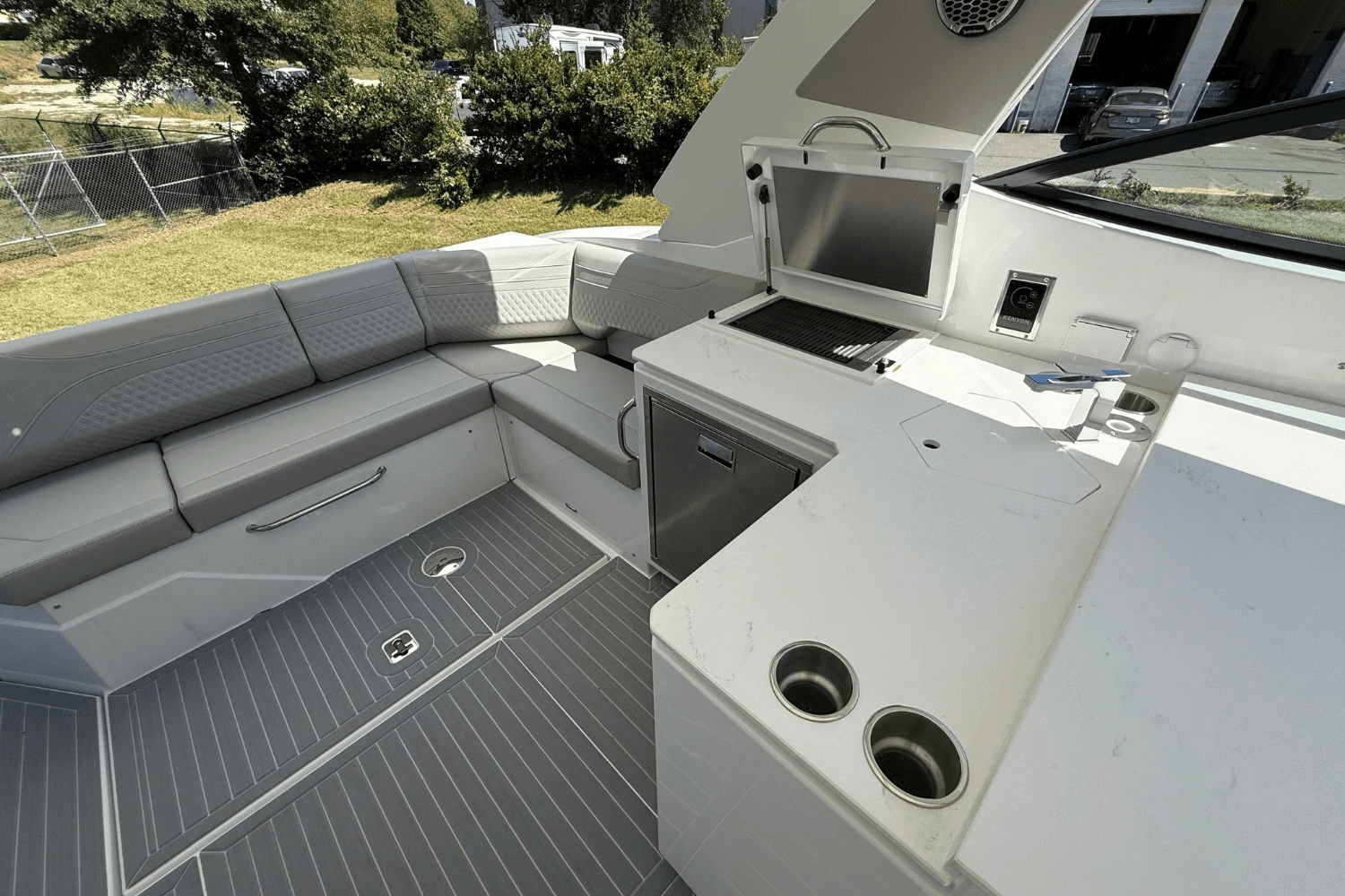 2026 Cruisers Yachts 38 GLS Image Thumbnail #22