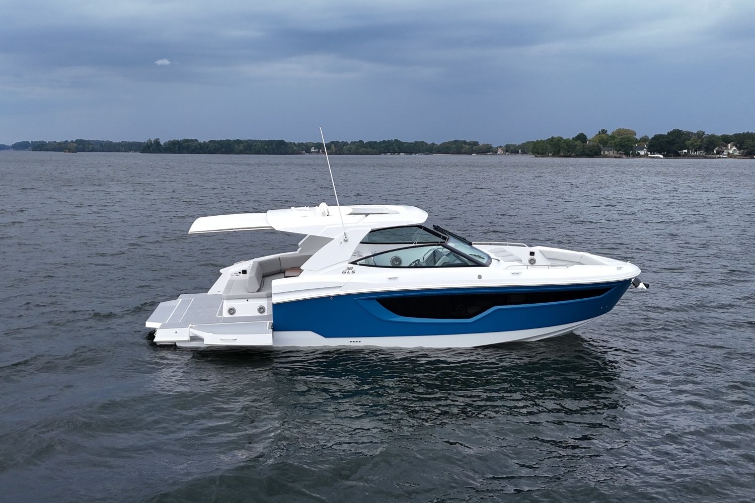 2026 Cruisers Yachts 38 GLS Image Thumbnail #4