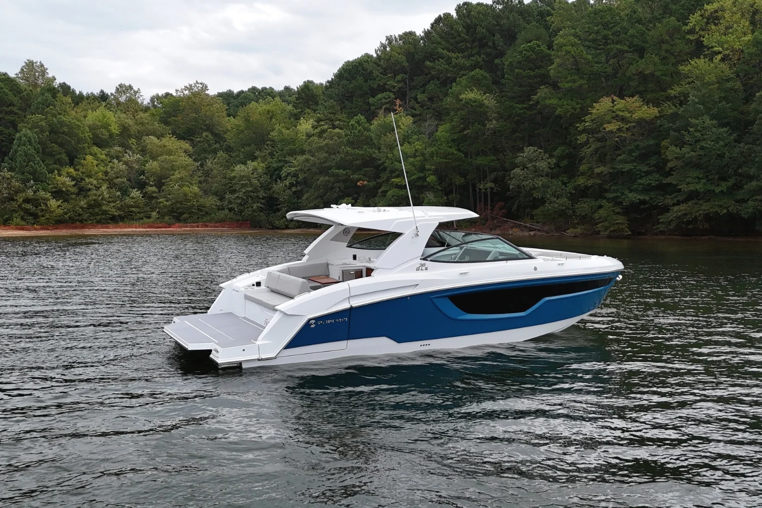 2026 Cruisers Yachts 38 GLS Image Thumbnail #13