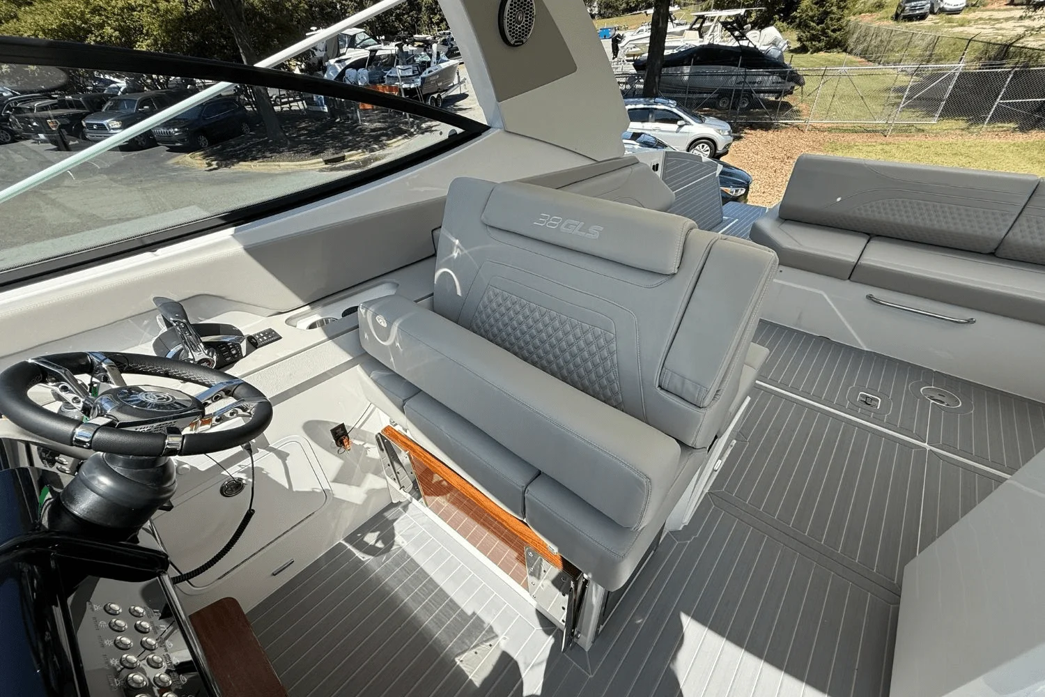 2026 Cruisers Yachts 38 GLS Image Thumbnail #30