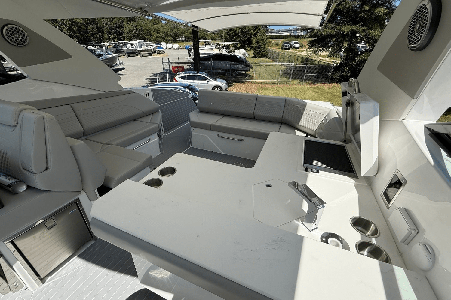 2026 Cruisers Yachts 38 GLS Image Thumbnail #28