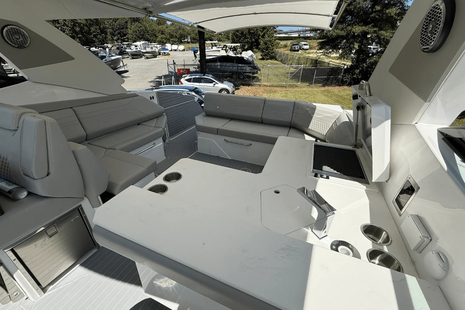 2026 Cruisers Yachts 38 GLS Image Thumbnail #28