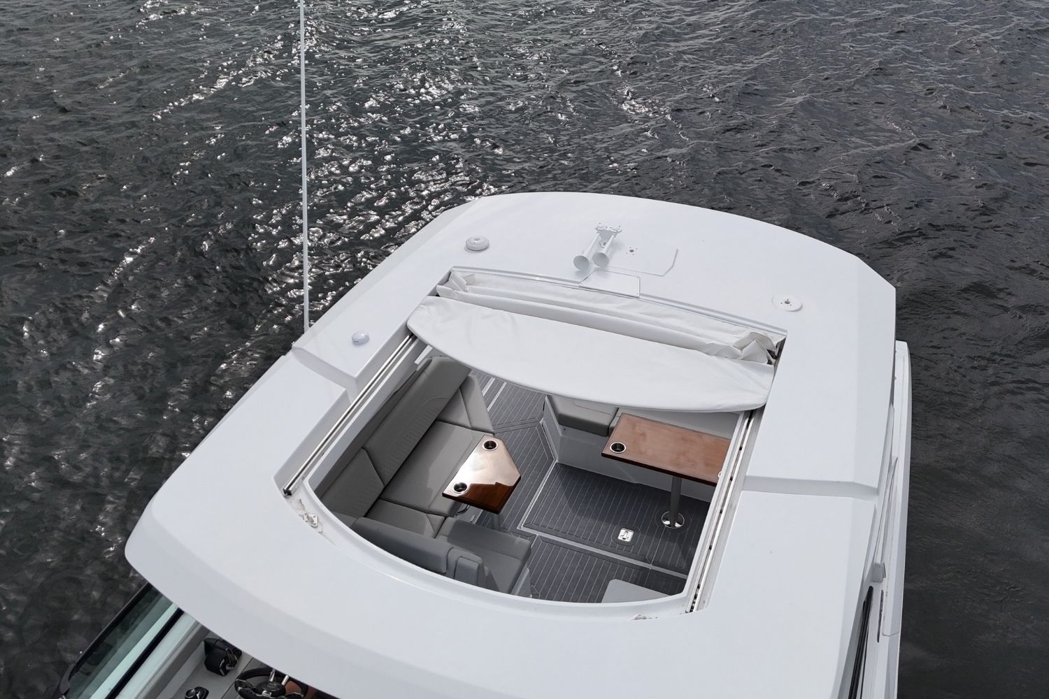 2026 Cruisers Yachts 38 GLS Image Thumbnail #8