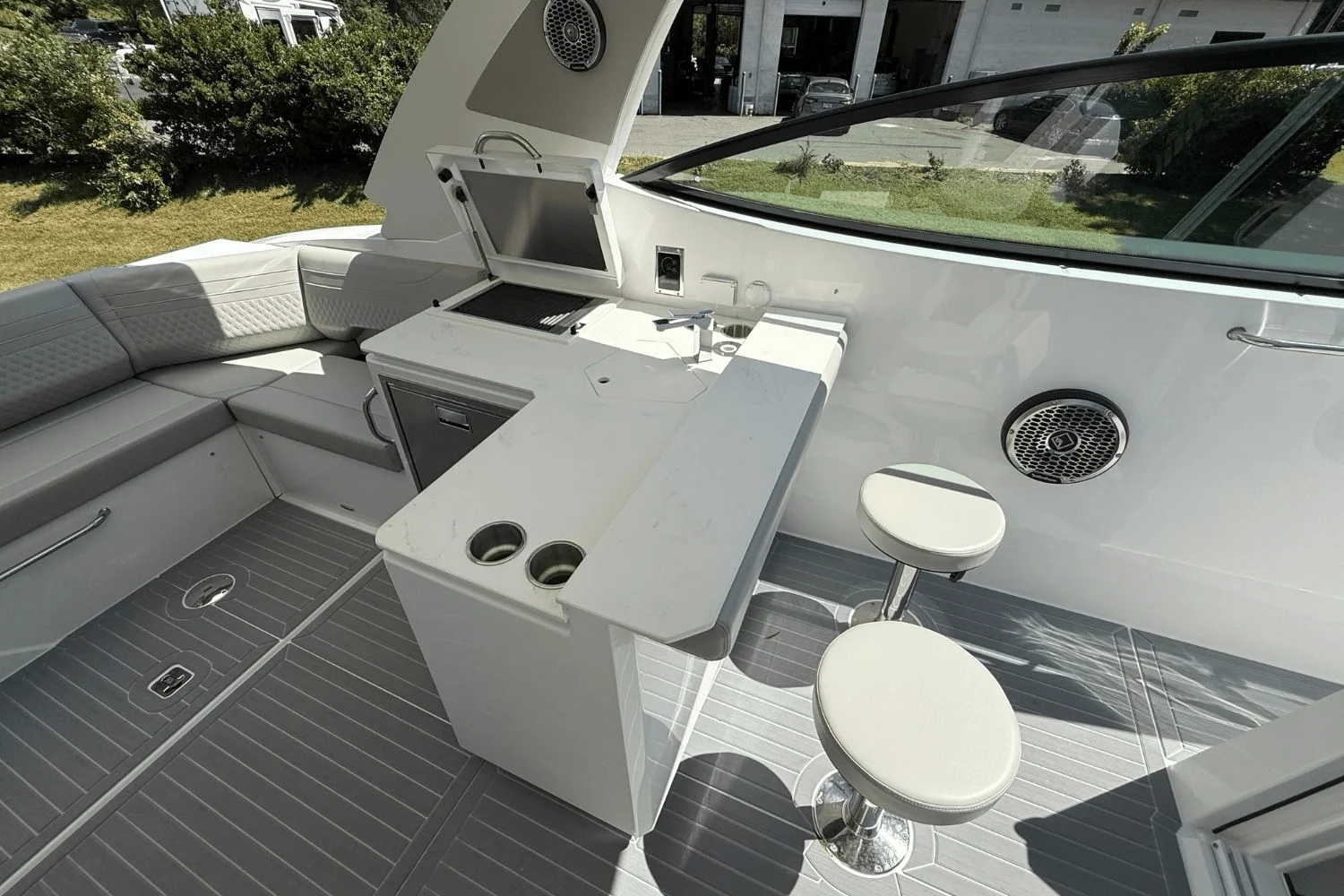 2026 Cruisers Yachts 38 GLS Image Thumbnail #27