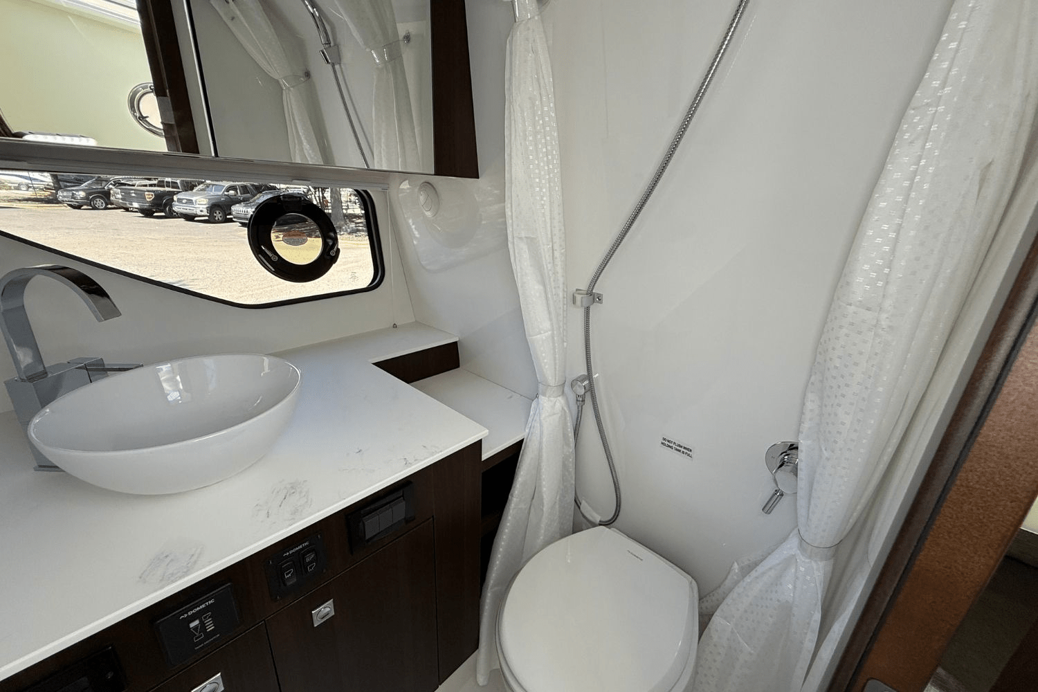 2026 Cruisers Yachts 38 GLS Image Thumbnail #48