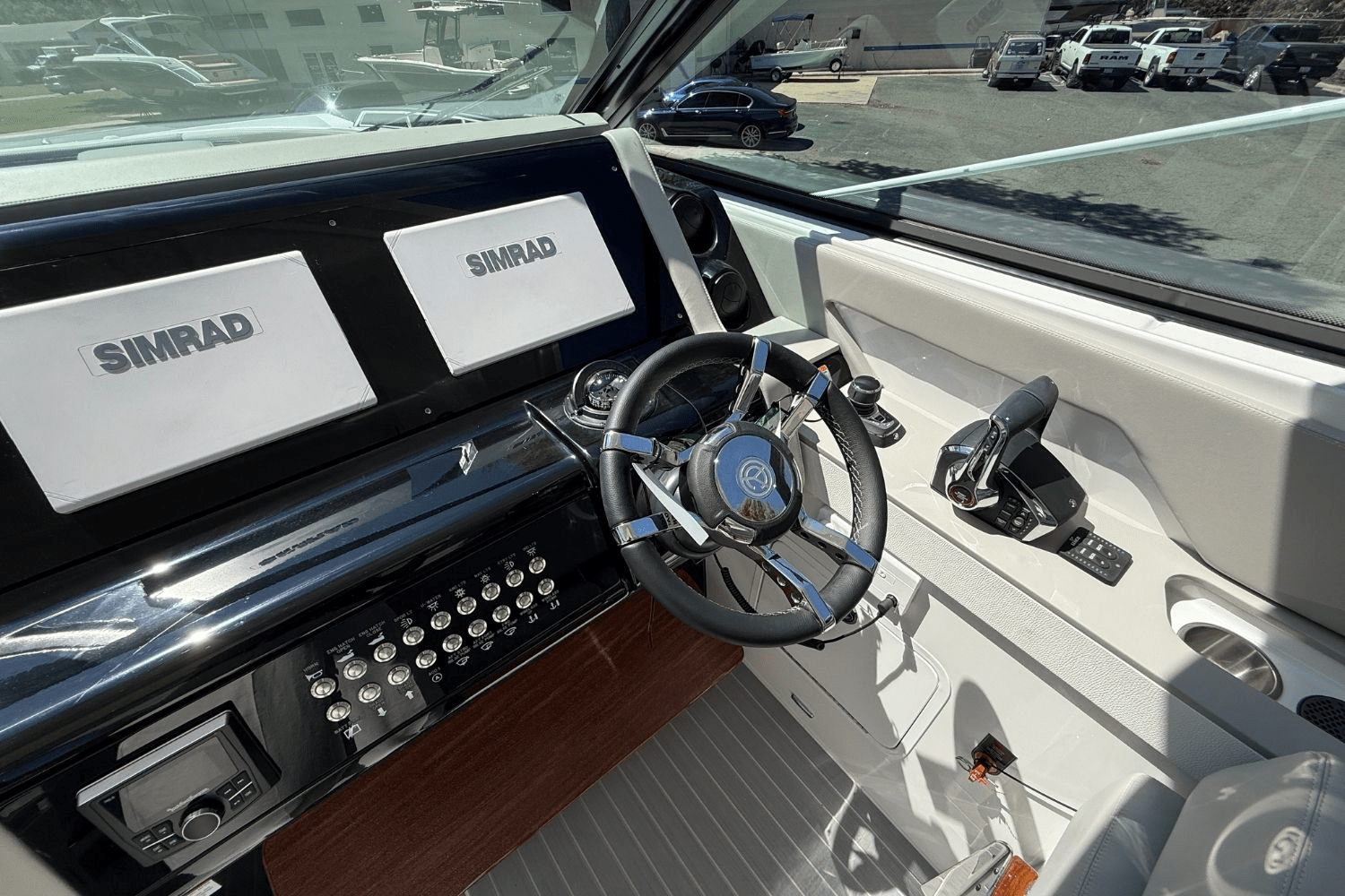 2026 Cruisers Yachts 38 GLS Image Thumbnail #35