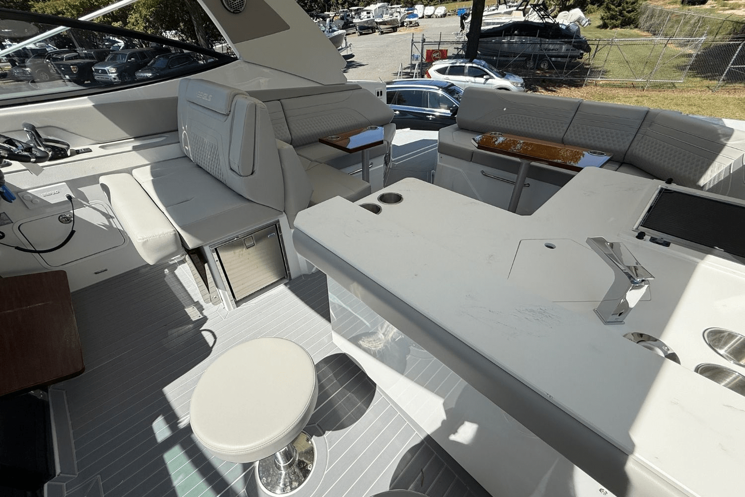 2026 Cruisers Yachts 38 GLS Image Thumbnail #29