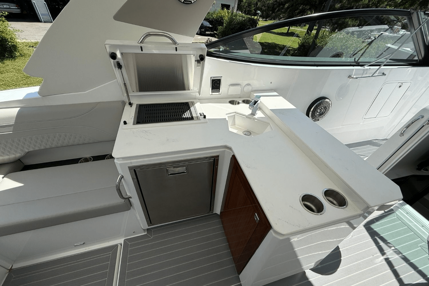 2026 Cruisers Yachts 38 GLS Image Thumbnail #24