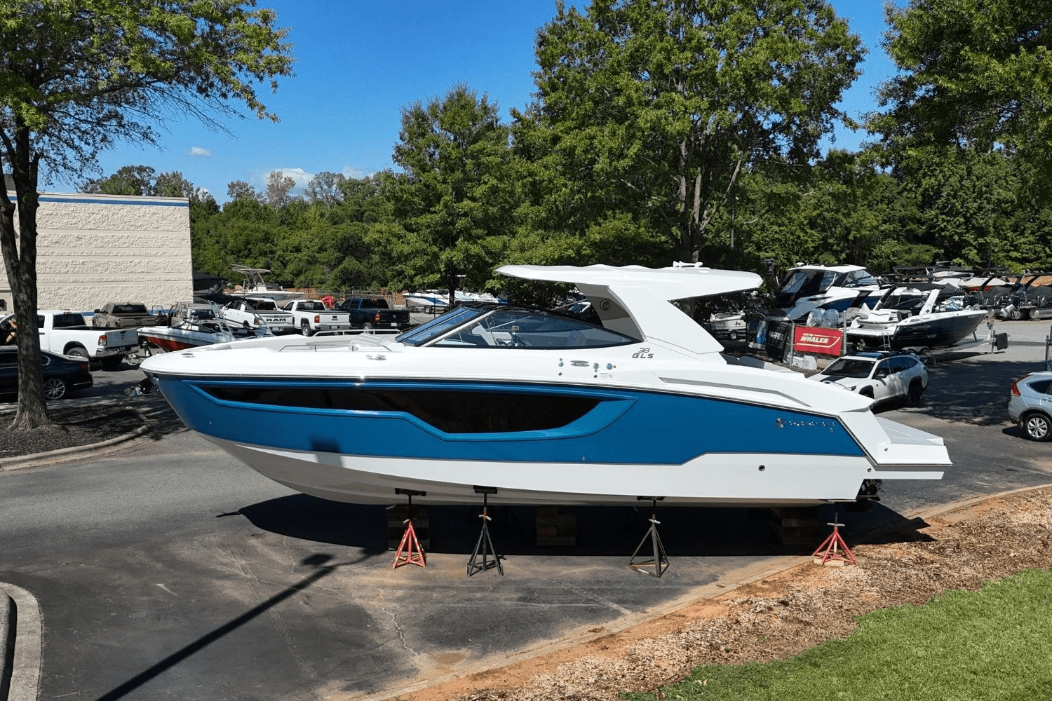 2026 Cruisers Yachts 38 GLS Image Thumbnail #3