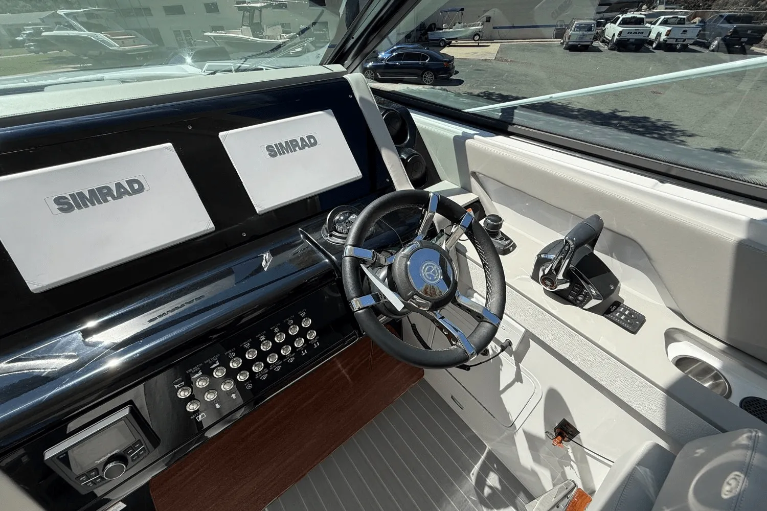 2026 Cruisers Yachts 38 GLS Image Thumbnail #35