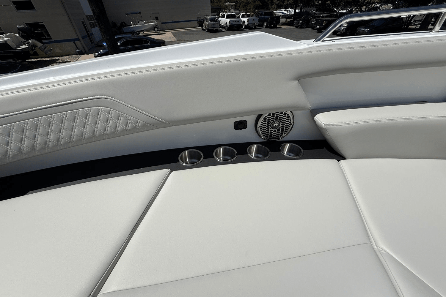2026 Cruisers Yachts 38 GLS Image Thumbnail #41