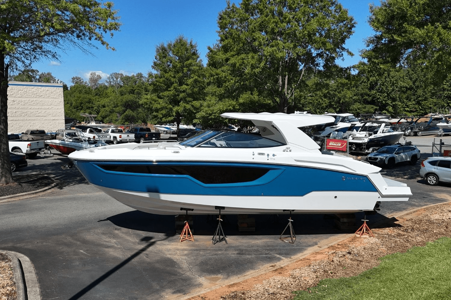 2026 Cruisers Yachts 38 GLS Image Thumbnail #4