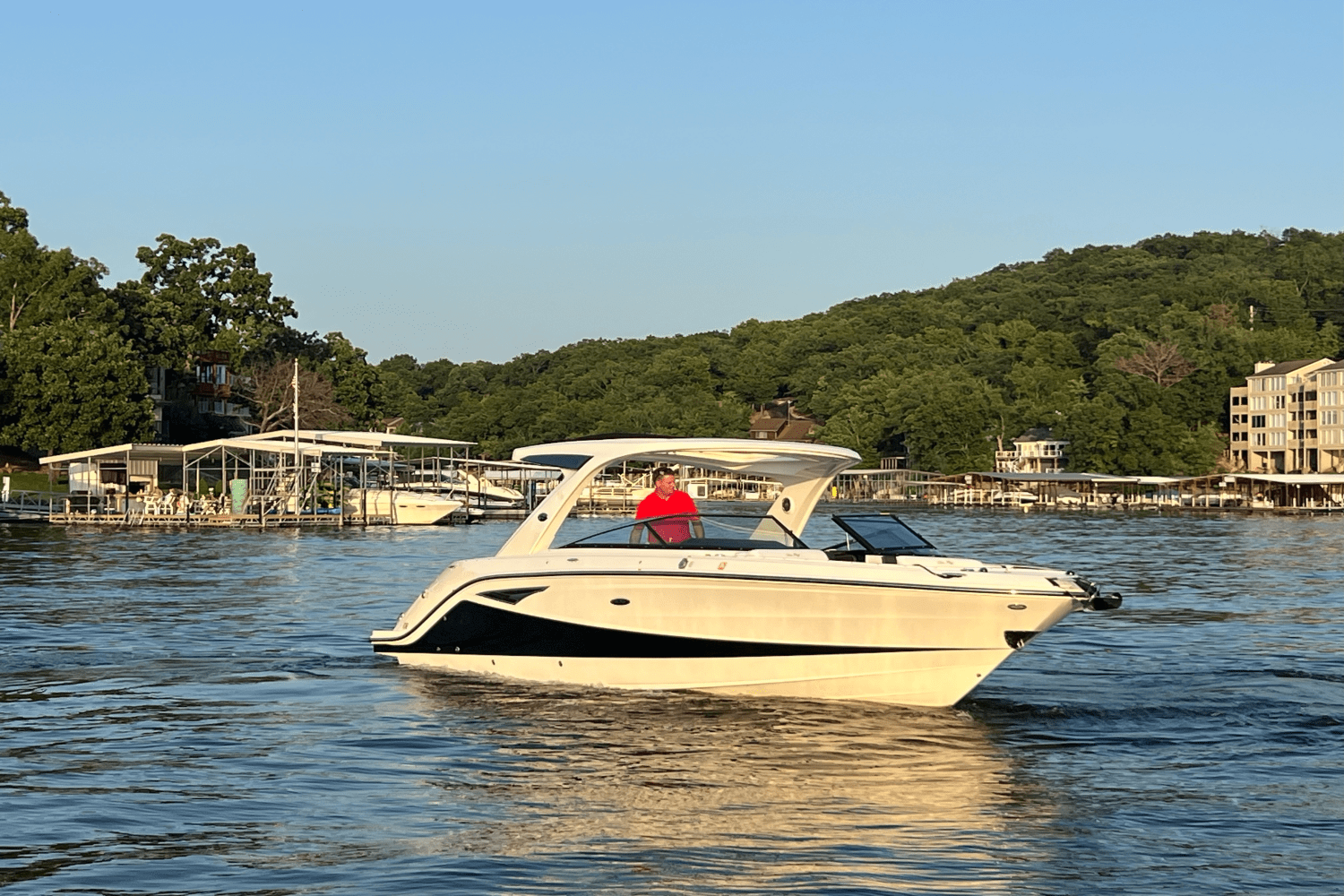 2018 Sea Ray 310 SLX Image Thumbnail #2