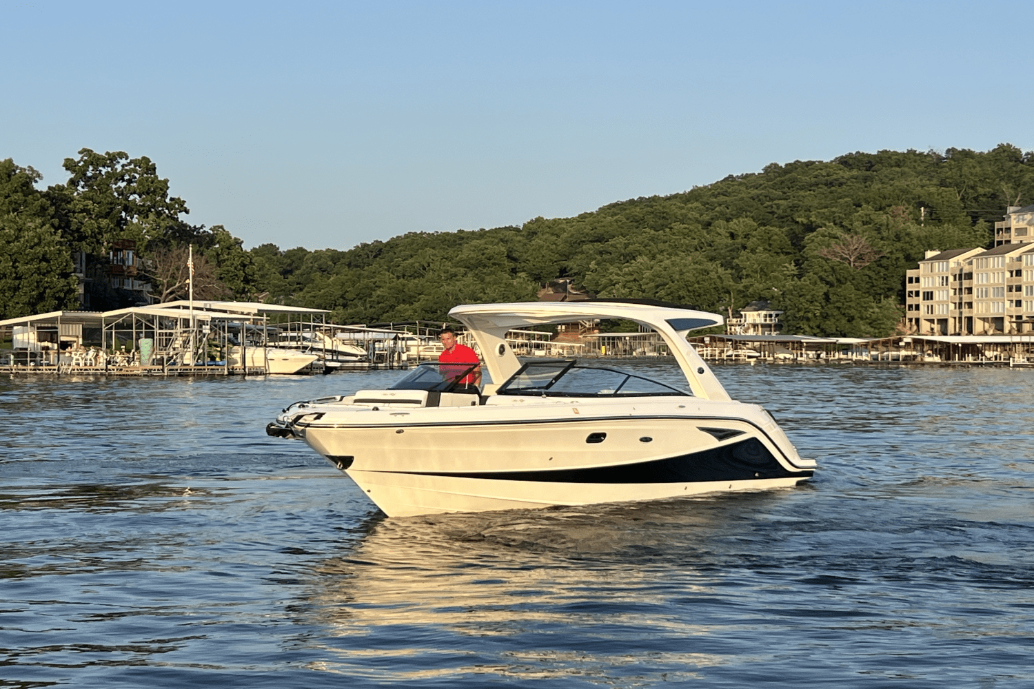 2018 Sea Ray 310 SLX Image Thumbnail #3